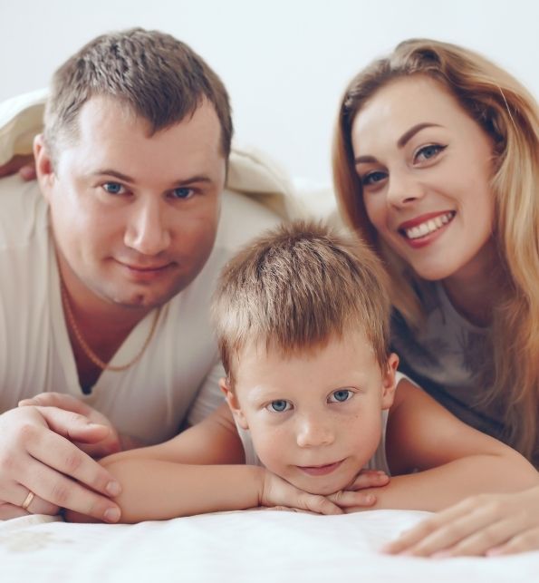 Familia na cama